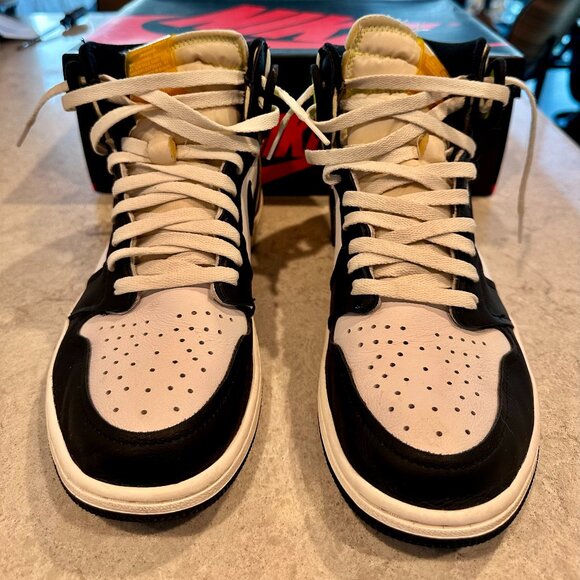 Size 10 - Jordan 1 Retro High OG Volt, 555088 118 -Preowned Good Conition w/ Box - Picture 3 of 10